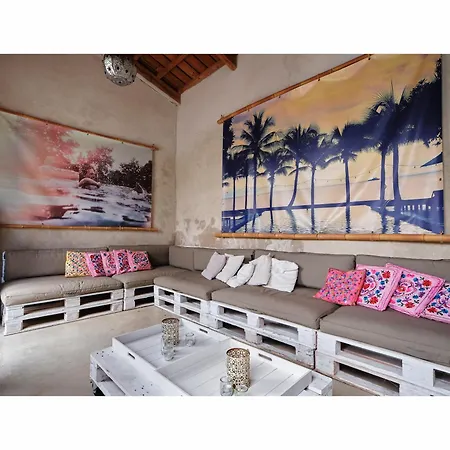 Konukevi Chateau De 4*