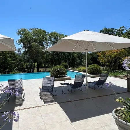 Konukevi Chateau De 4*