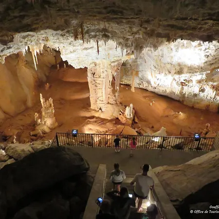 Konukevi Chateau De 4*