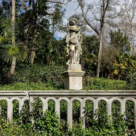 Konukevi Chateau De 4*