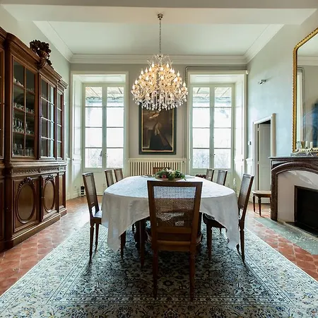 Chateau De 2*